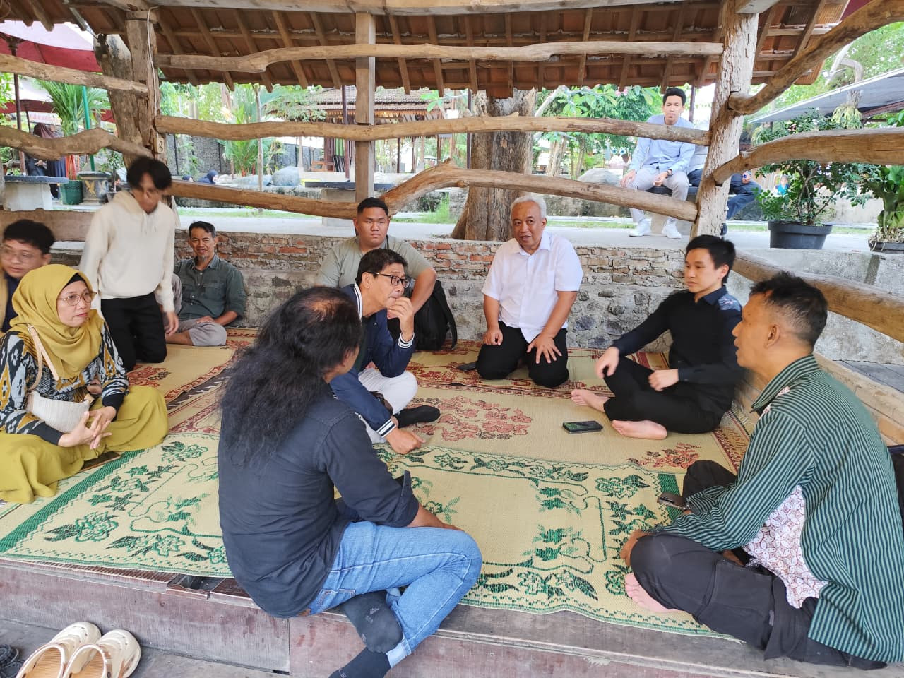 Akademisi dan Pelaku Usaha Kunjungi BUMDes Sinergi Sidowayah, Pelajari Pengembangan Ekonomi Desa Berbasis Potensi Lokal