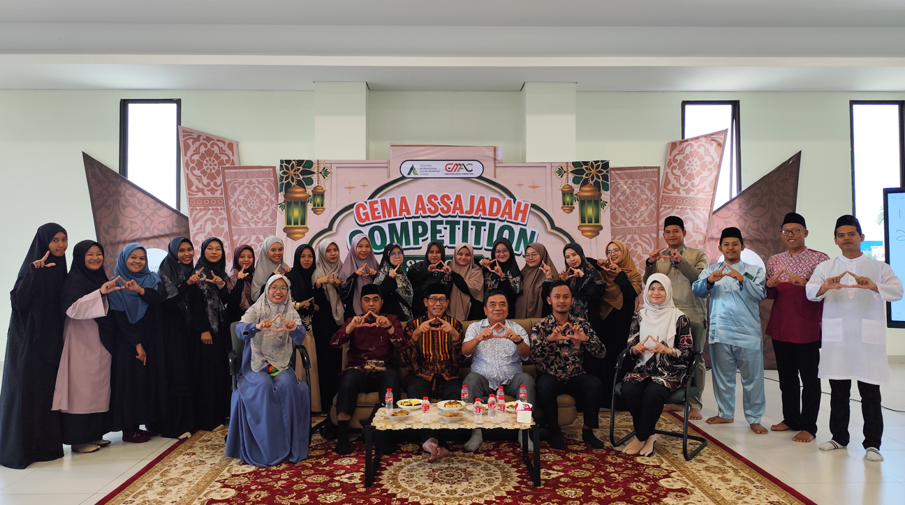 Tingkatkan Kompetensi Guru, SMA IT Assajadah Pekanbaru Gelar Workshop Pengembangan Keterampilan Penulisan Karya Tulis Ilmiah